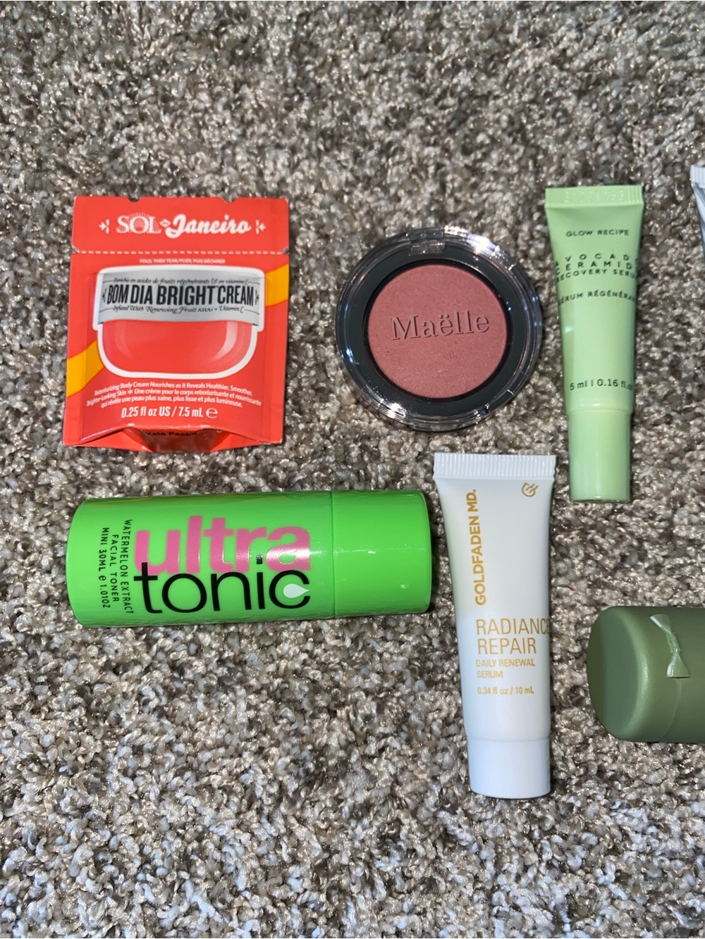 Makeup Sample Lot - Picture 2 of 3